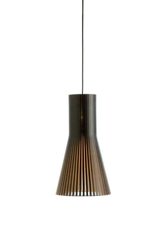 Secto Design Pendelleuchte 4201 aus Holz, moderne Hängelampe für Wohnzimmer und Essbereich.