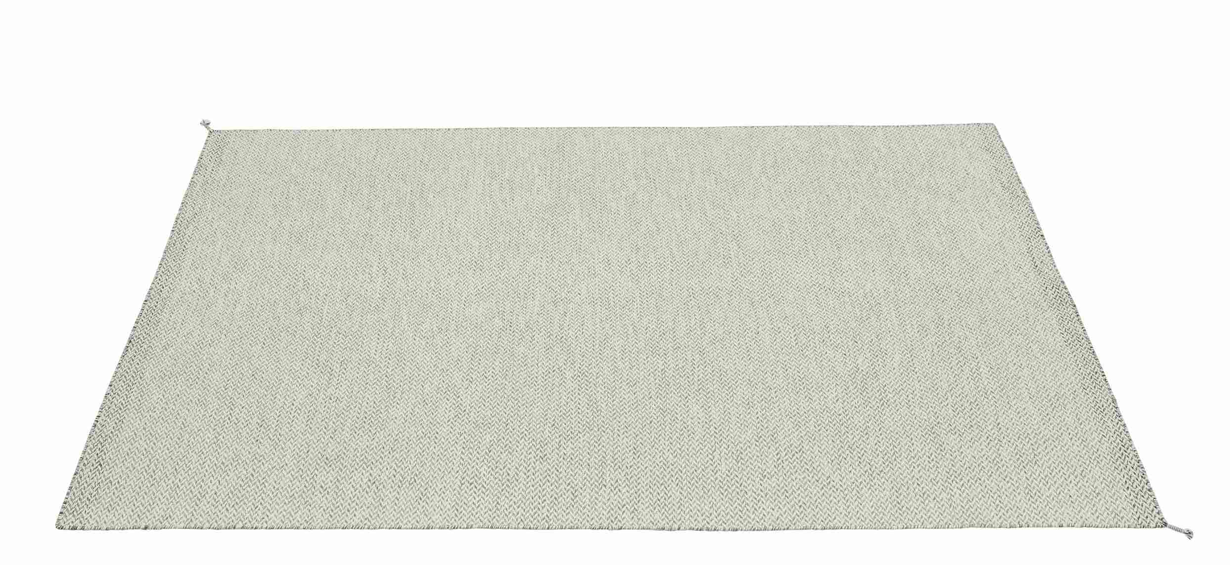 Muuto Ply Rug: Quadratischer, hellgrauer Teppich aus recyceltem Polyester für Innen- und Außenbereiche.