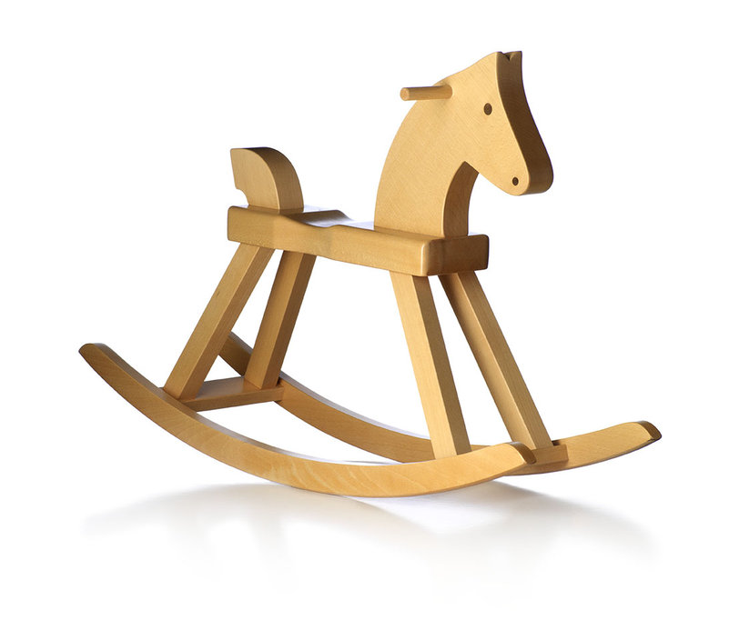Helles Holz Schaukelpferd, Kay Bojesen Stil, klassisches Holzspielzeug für Kinder.