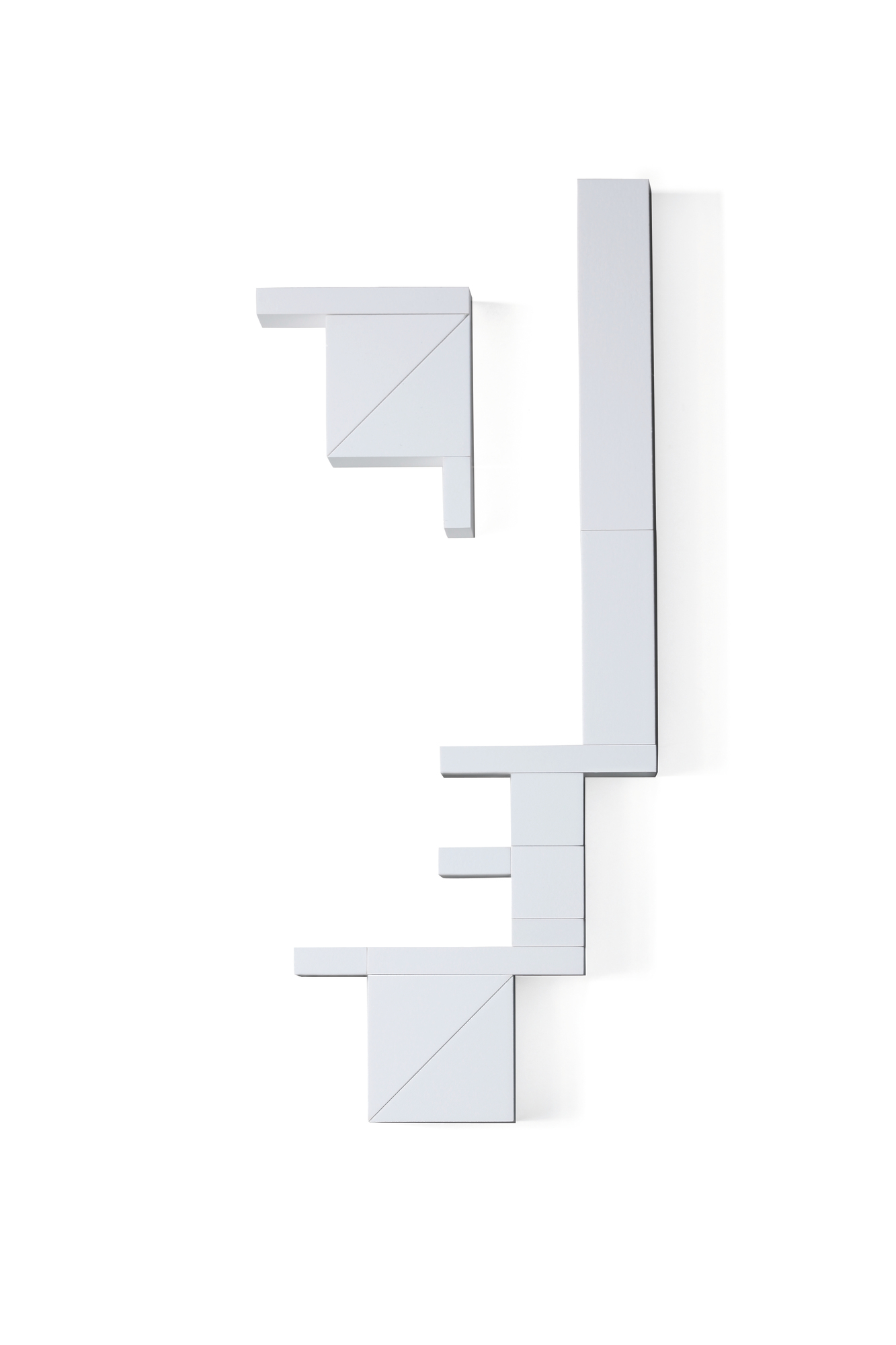 Weisses Bauhaus Bauspiel von Naef Spiele, ein Einzelstück, aus verschiedenen geometrischen Formen zusammengesetzt.