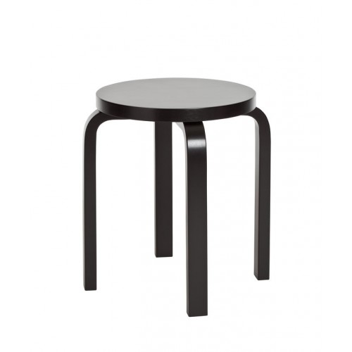 Schwarzer Artek E60 Hocker mit runder Sitzfläche und drei gebogenen Beinen aus Holz.
