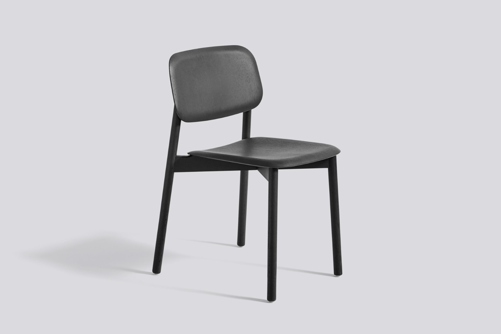 Schwarzer Soft Edge Stuhl von Hay aus Holz, moderner skandinavischer Designstuhl für Esszimmer und Büro.
