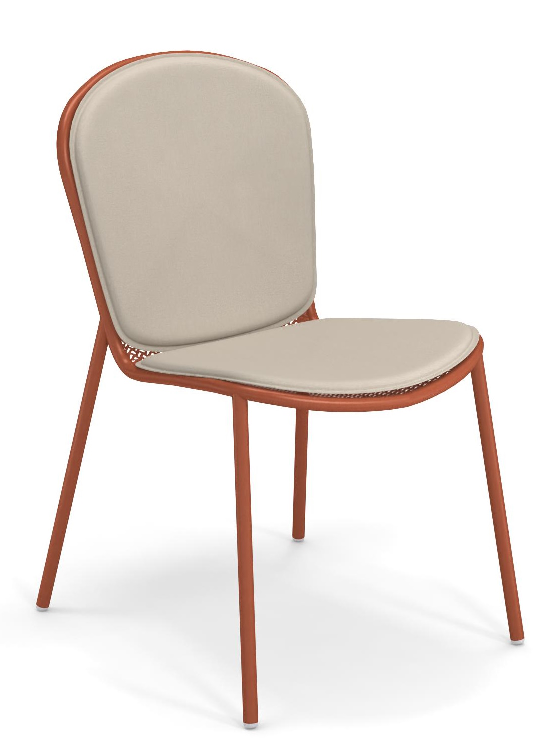 Ronda Stuhl von Emu für den Außenbereich, mit orangefarbenem Metallrahmen und beigen Sitzpolstern.