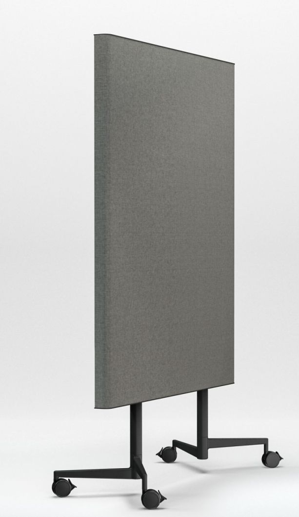 Chat Board Move Acoustic Stellwand in Grau mit schwarzem Rollfuß für flexible Raumlösungen.