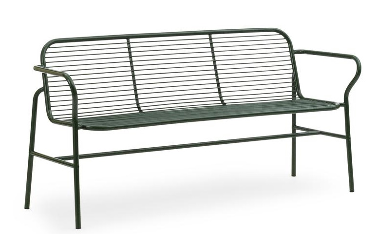 Grüne Vig Dining Bench Gartenbank von Normann Copenhagen aus pulverbeschichtetem Stahl.