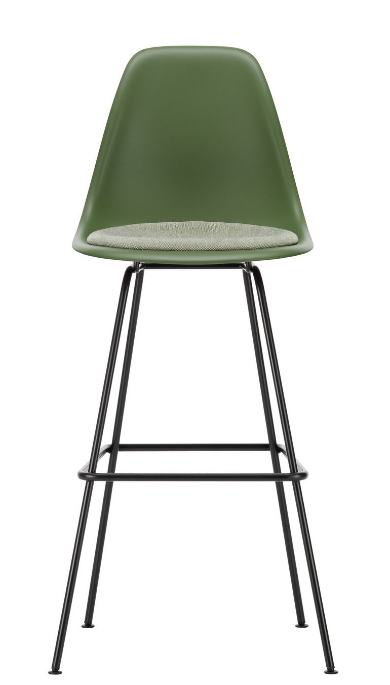 Eames Plastic Bar Stool von Vitra, grüner Barhocker mit Sitzpolster und schwarzem Metallgestell.