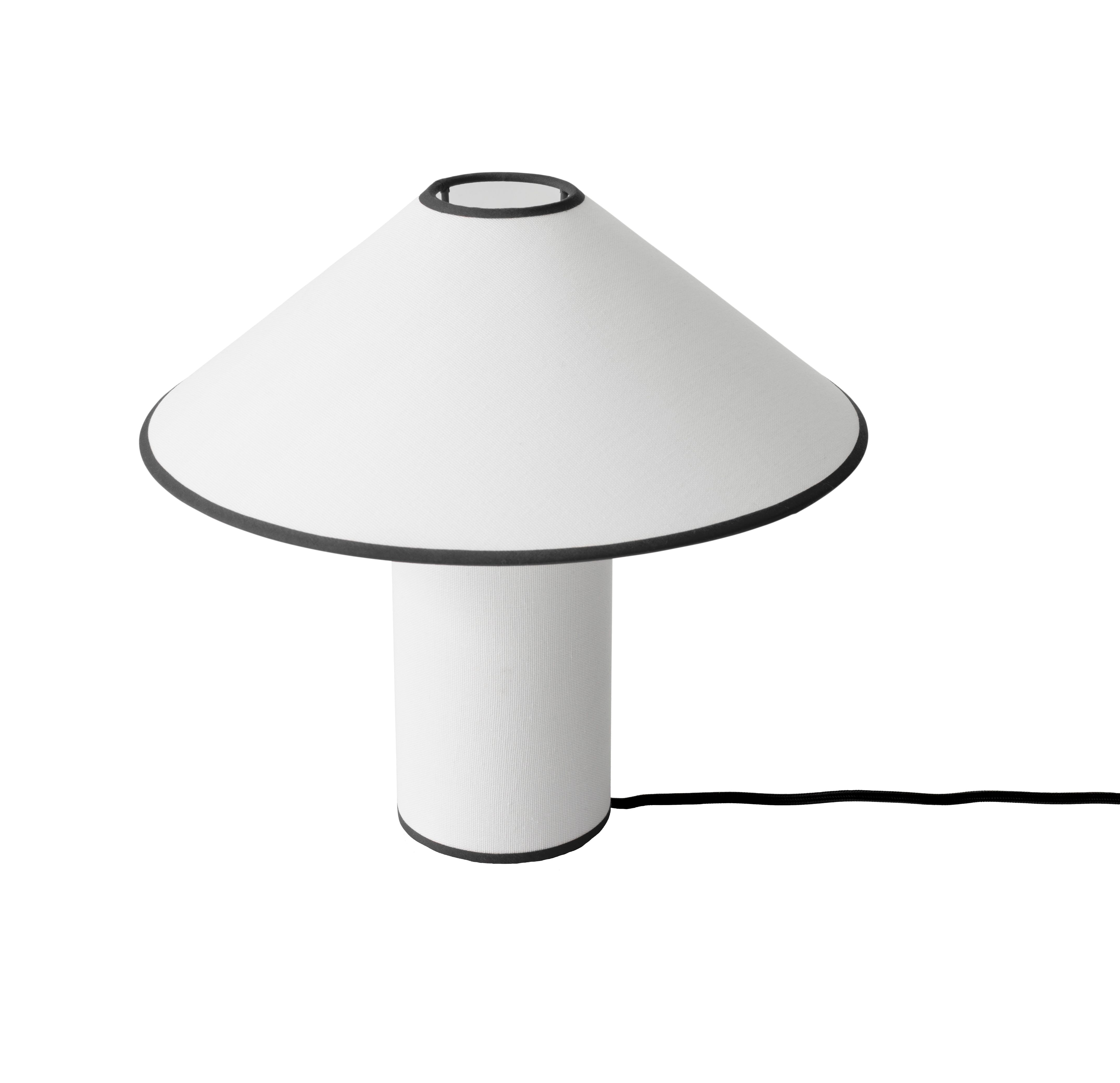 AndTradition Colette ATD6 Tischleuchte in Weiß mit schwarzer Umrandung, moderne Nachttischlampe für Schlafzimmer und Wohnzimmer.