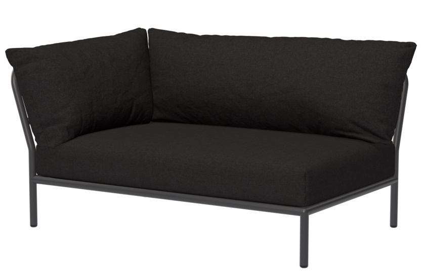 Schwarzes Level 2 Outdoor Sofa Ecke links von Houe mit dunklen Kissen und minimalistischem Design.