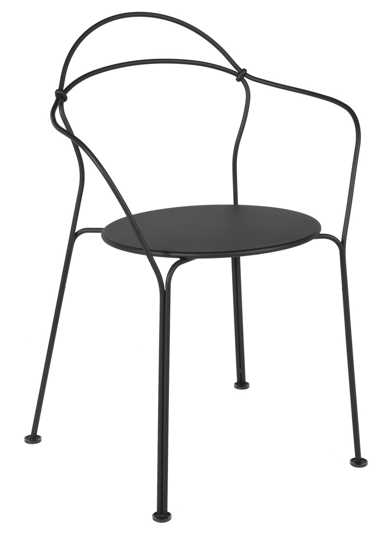 Schwarzer Airloop Bridge Sessel von Fermob für den Außenbereich, minimalistisches Design mit runder Sitzfläche und filigranem Stahlgestell.