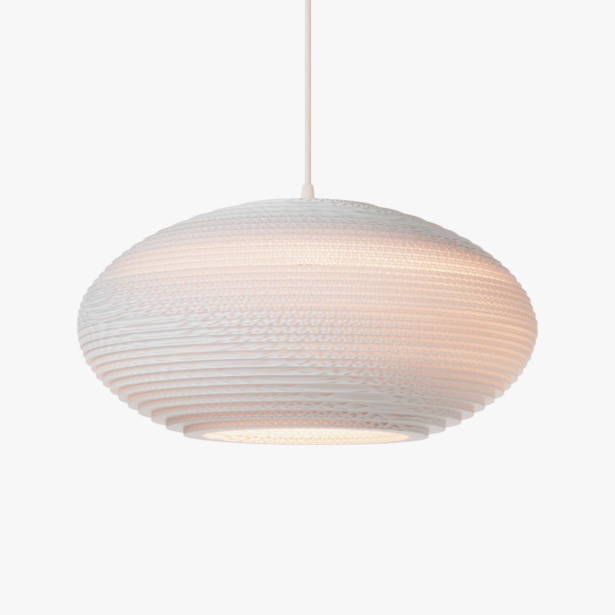 Weiße Scraplights Hängeleuchte Disc 20 von Graypants, moderne Pendelleuchte aus recycelter Pappe.