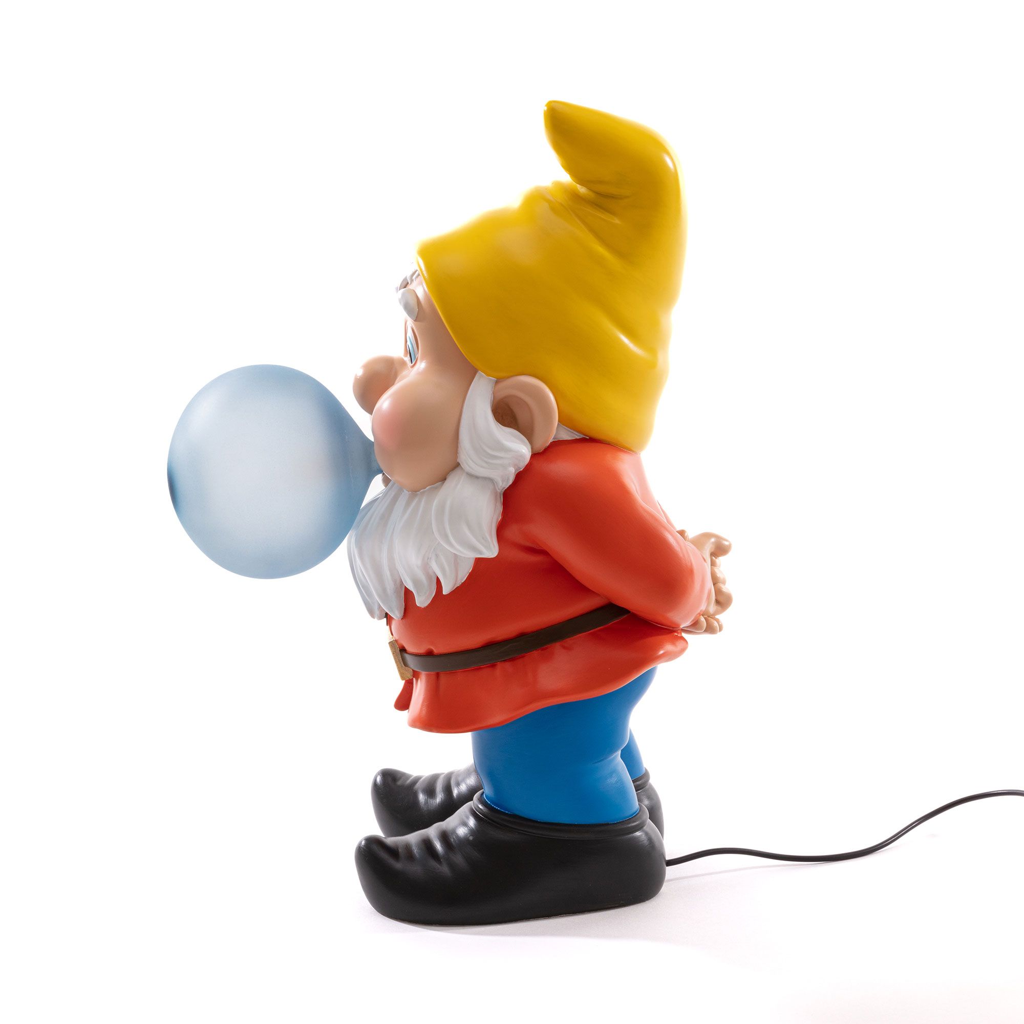 Seletti Gummy Snooping Leuchte: Gartenzwerg Lampe mit gelber Mütze und blauer Kaugummi-Blase.