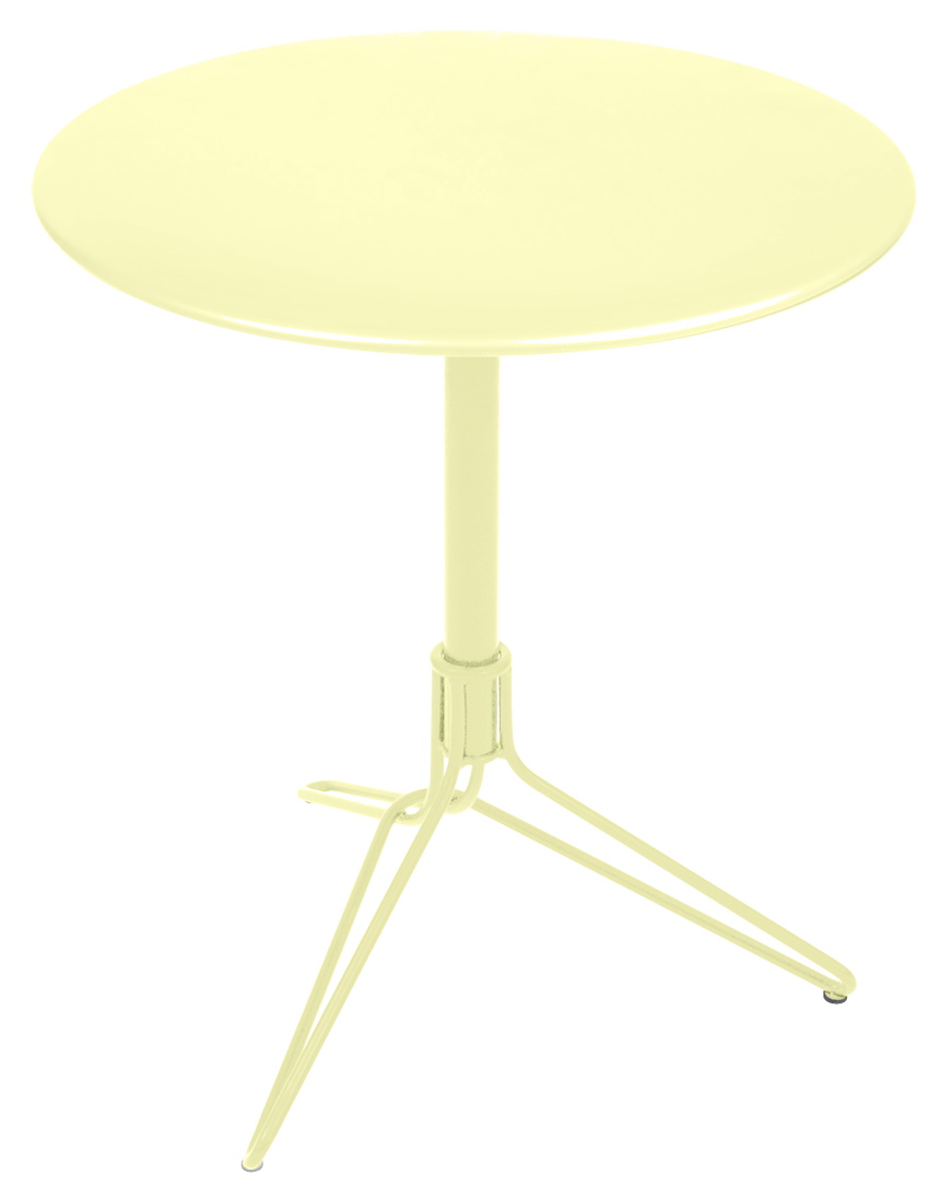 Gelber Flower Tisch von Fermob für den Außenbereich, runder Gartentisch mit Mittelfuß und Dreibein.