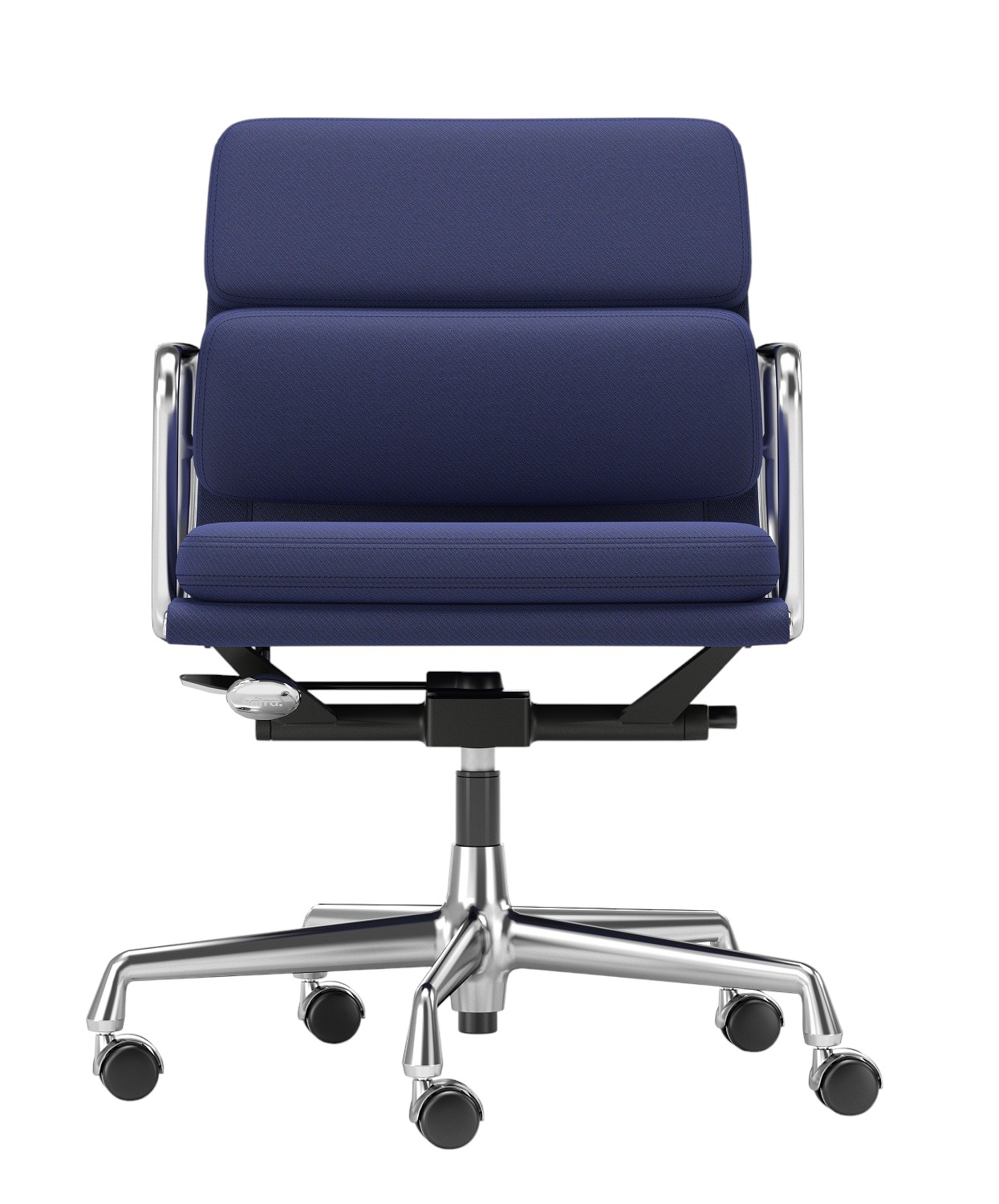 Vorderansicht des blauen Vitra Soft Pad Chair EA 217 mit Chromgestell und Rollen.