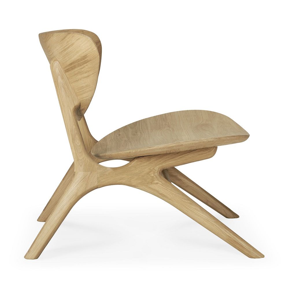 Eye Loungesessel aus Eiche von Ethnicraft, seitliche Ansicht. Moderner Sessel aus hellem Holz für Wohnzimmer.