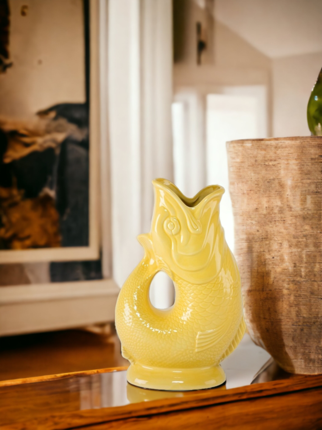 Gelbe Keramik-Vase in Fischform, dekorative Blumenvase für Wohnzimmer und Tischdekoration.