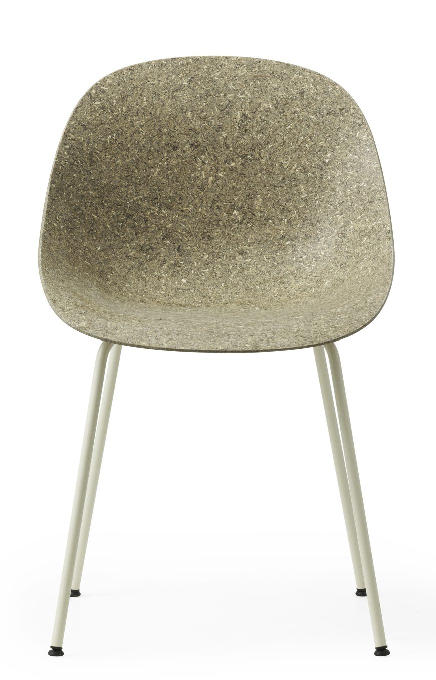 Normann Copenhagen Mat Chair Steel Stuhl mit Sitzschale aus recyceltem Kunststoff und Stahlbeinen.