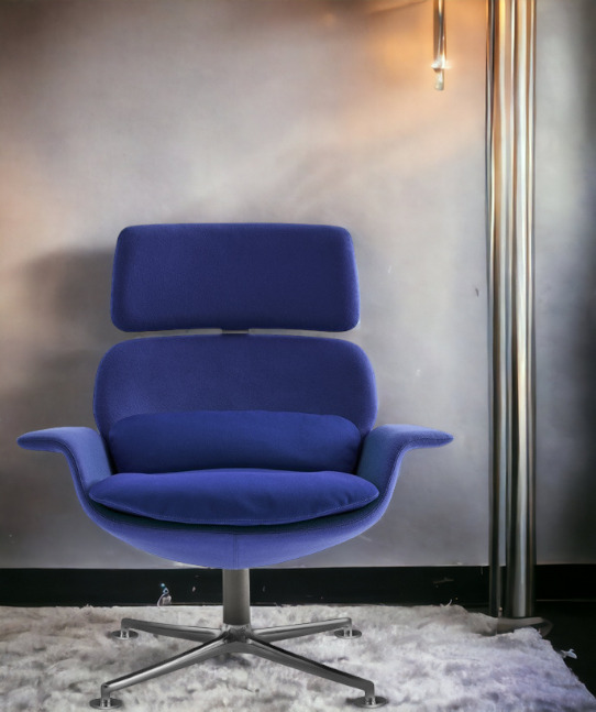 Blauer KN02 Drehsessel mit hoher Rückenlehne von Knoll International, moderner Loungesessel mit Drehfuß.