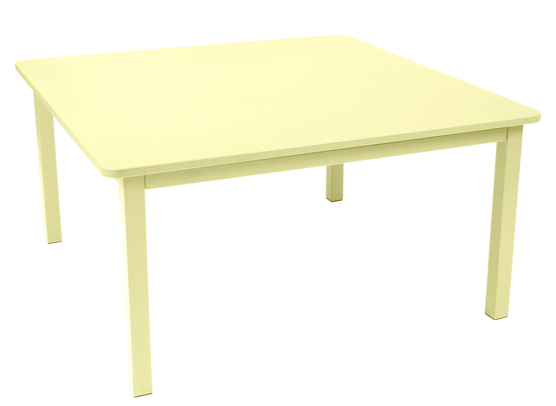 Gelber, quadratischer Craft Tisch von Fermob für den Außenbereich, ideal für Garten und Terrasse.
