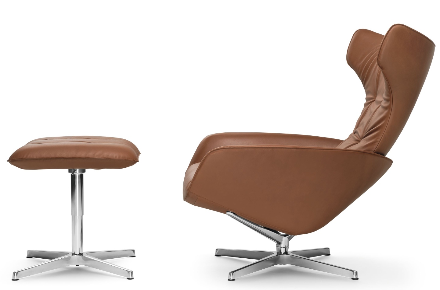 Onsa Chair Sessel von Walter Knoll mit braunem Lederbezug und passendem Hocker.