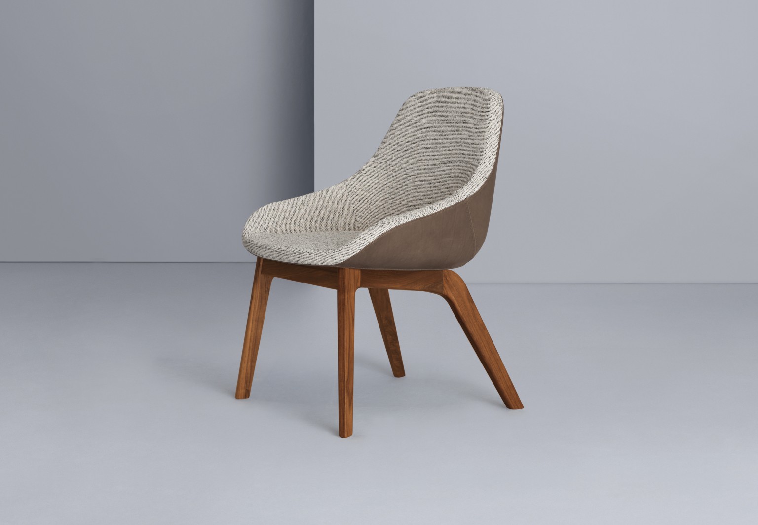 Morph Dining Chair Stuhl von Zeitraum mit Stoffbezug und braunem Leder, Holzbeine, moderner Esszimmerstuhl.