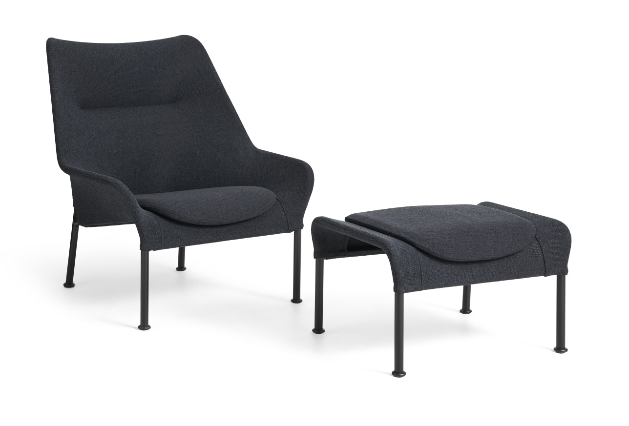 Hay Sessel 02 Lounge Chair in Anthrazit mit passendem Hocker, modernes Design für Wohnzimmer und Lounge-Bereiche.
