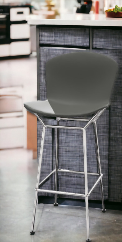Bertoia Barhocker von Knoll International in Grau mit verchromtem Gestell für die Thekenhöhe.