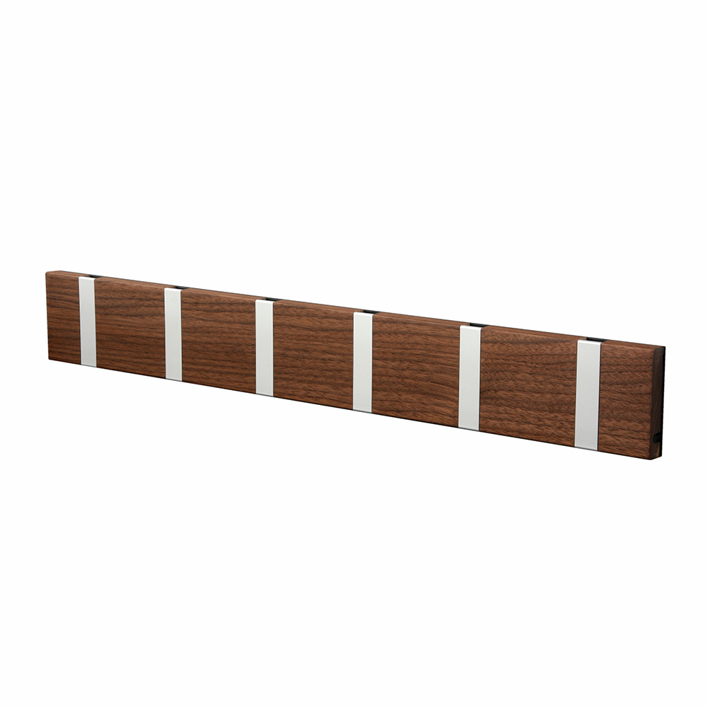 Knax Wandgarderobe mit sechs Haken in Walnuss Loca, eine stilvolle und praktische Garderobenlösung.