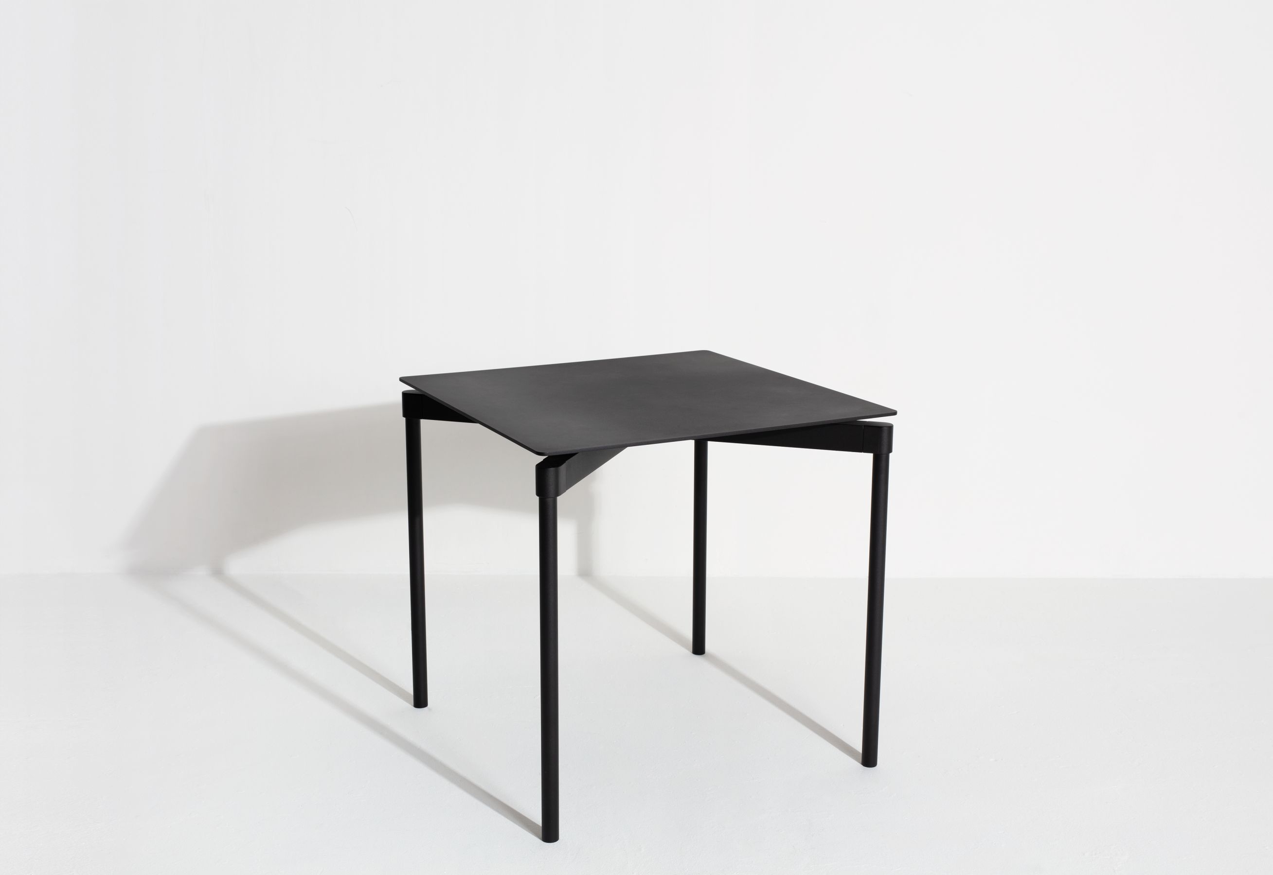 Schwarzer Fromme Dining Table Quadratisch von Petite Friture, minimalistischer Esstisch für Esszimmer und Küche.