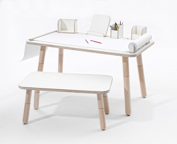 Growing Table Kindertisch mit Bank, weiß, inklusive Papierrolle und Stifthalter.