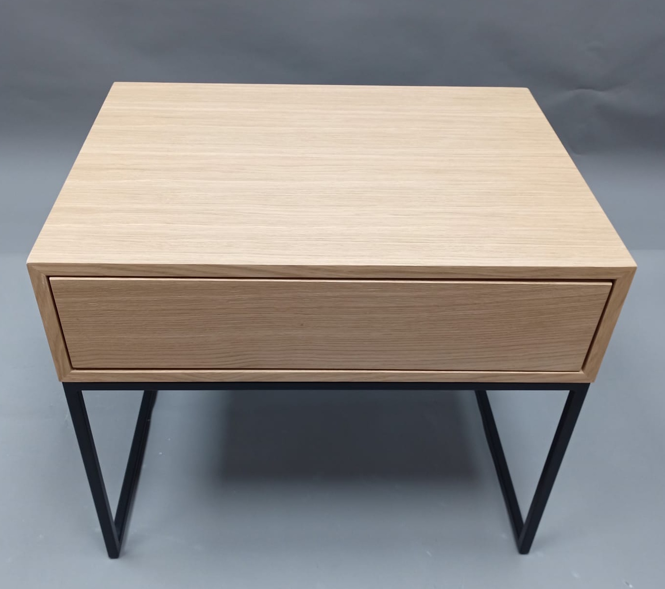 Dina bijzettafel NATUUR EIK Jan Kurtz EXEMPLAAR MET GEBREKEN 