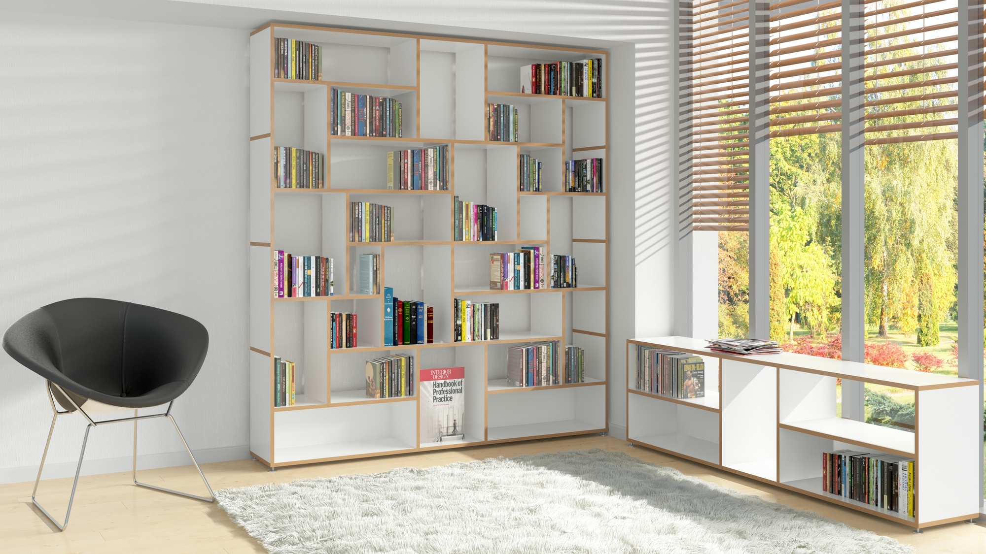 Hohes, weißes Hanibal Regal mit Büchern im modernen Wohnzimmer. Bücherregal für Wohnraum und Büro.