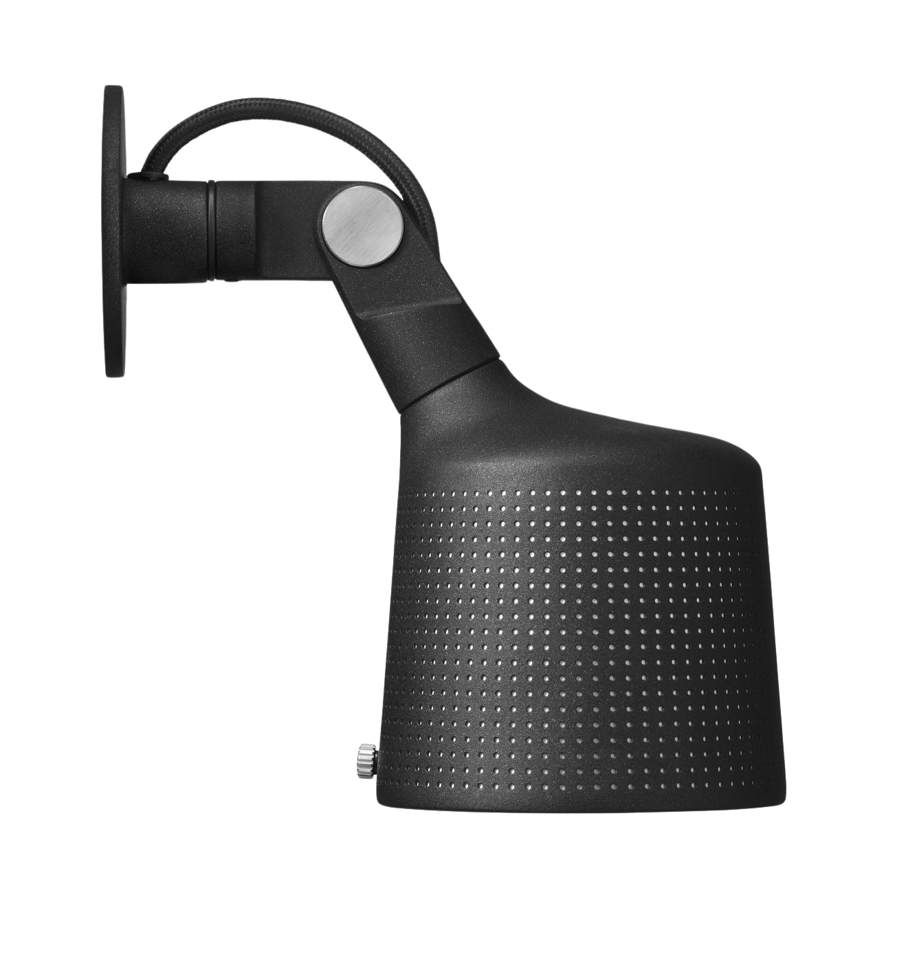 Schwarzer Vipp Wandspot mit perforiertem Lampenschirm und verstellbarem Arm für flexible Beleuchtung im modernen Design.