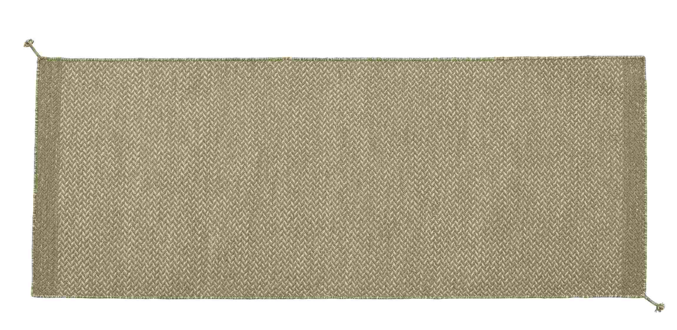 Muuto Ply Rug: Rechteckiger, beiger Teppich aus recyceltem Polyester für Innen- und Außenbereiche, Detailaufnahme der Textur.