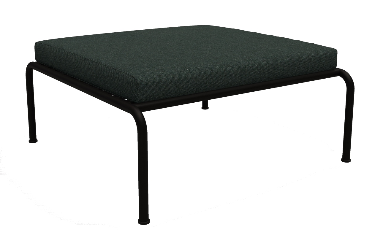 Avon Ottoman: Quadratischer Outdoor Hocker mit dunkelgrünem Kissen und schwarzem Metallgestell.