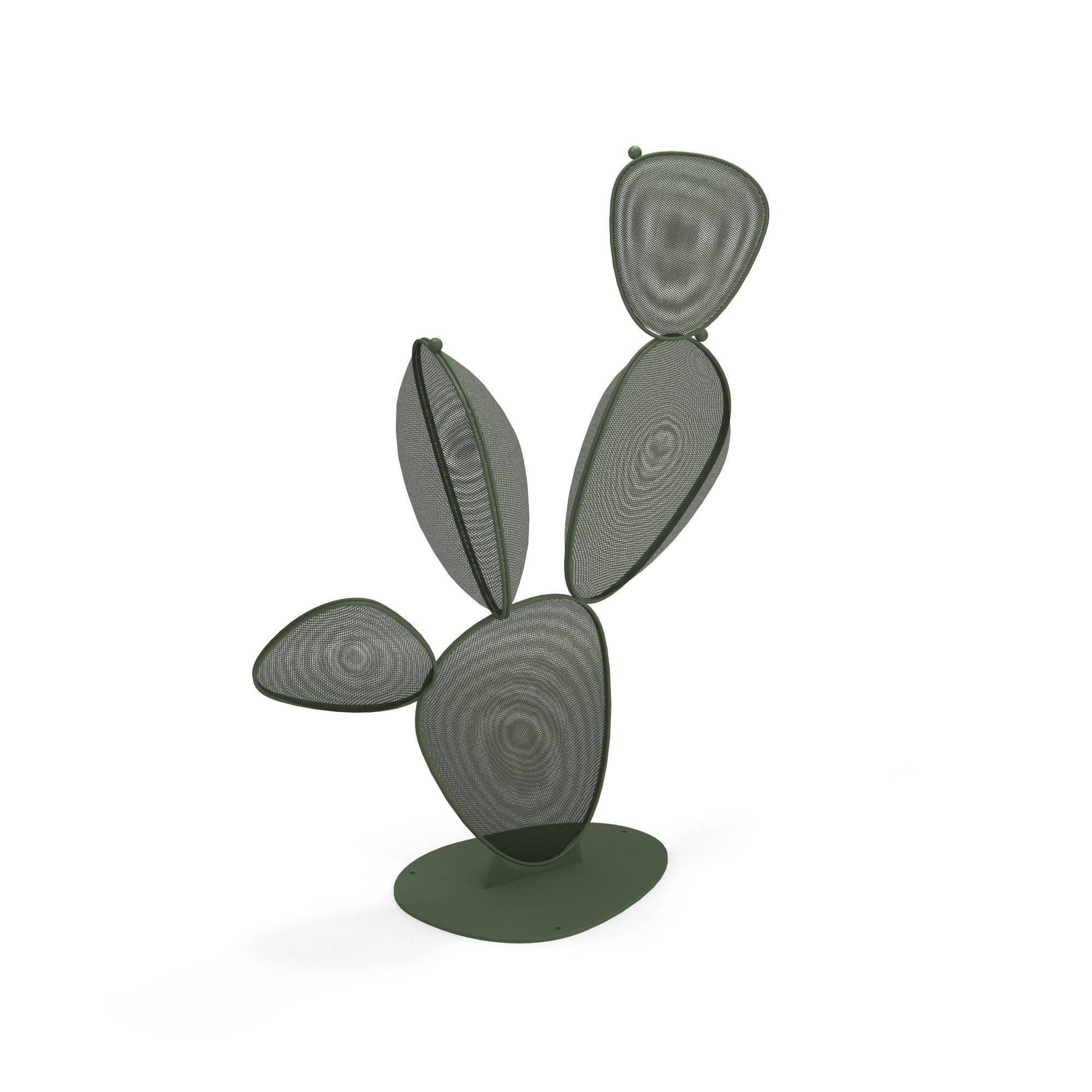 Ficus Stehleuchte von Emu für den Garten: Modernes Design mit grünen Metallelementen.