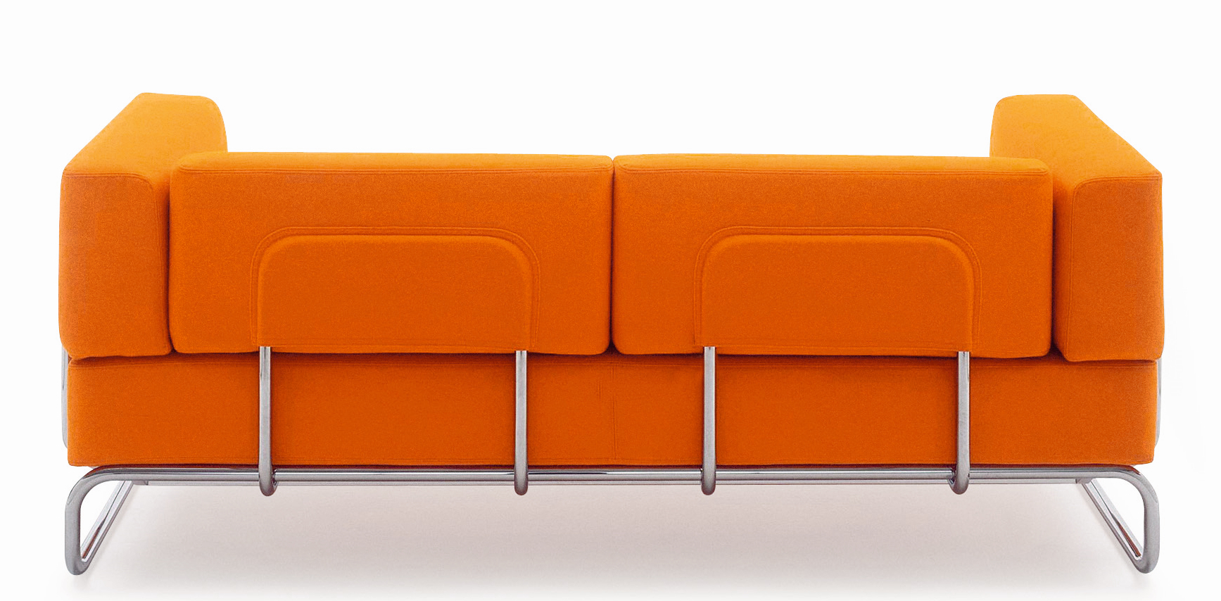Oranges S 5100 Thonet Sofa mit niedrigem Polsterteil und verchromtem Stahlrohrgestell von hinten.