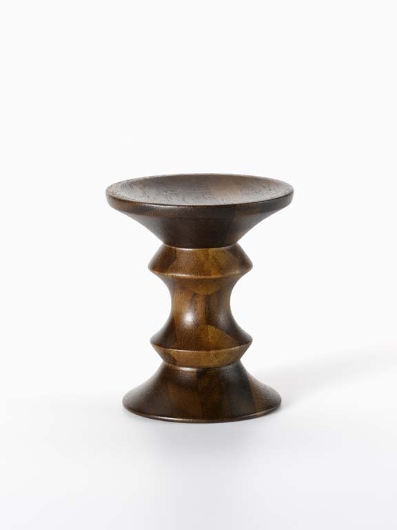 Miniatur Stool Model C von Vitra, aus dunklem Holz, Design Hocker.