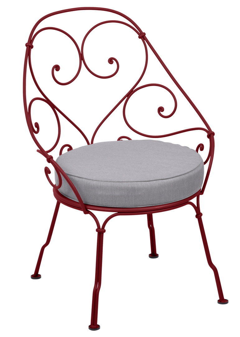 Roter 1900 Sessel von Fermob für den Garten mit grauer Sitzauflage, Detailansicht.