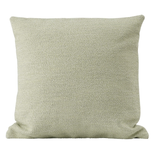 Nahaufnahme des quadratischen Muuto Mingle Cushion Kissens in Hellgrün mit grober Textur.