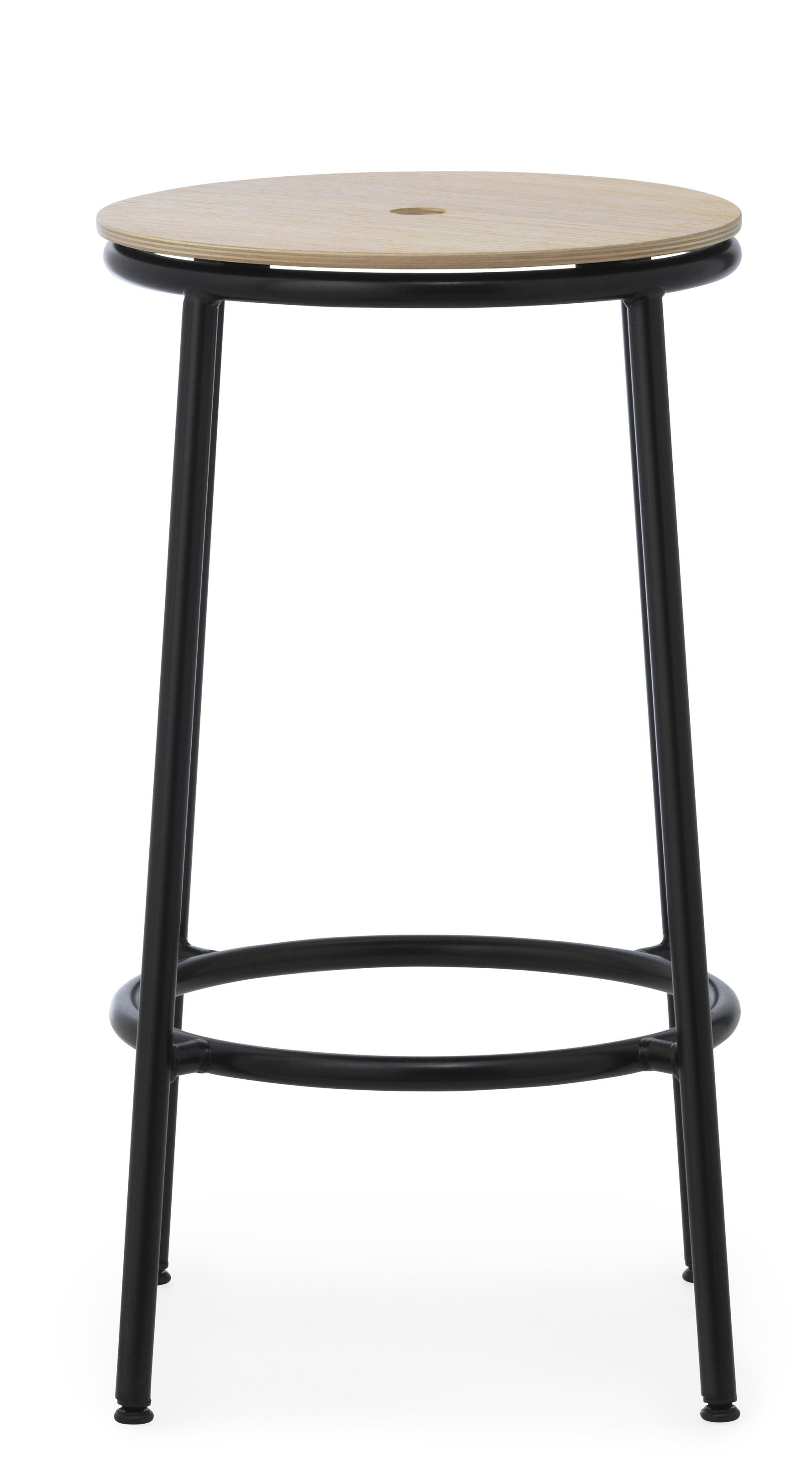 Circa Barstool H 75 cm von Normann Copenhagen mit schwarzem Gestell und hellem Holz-Sitz.