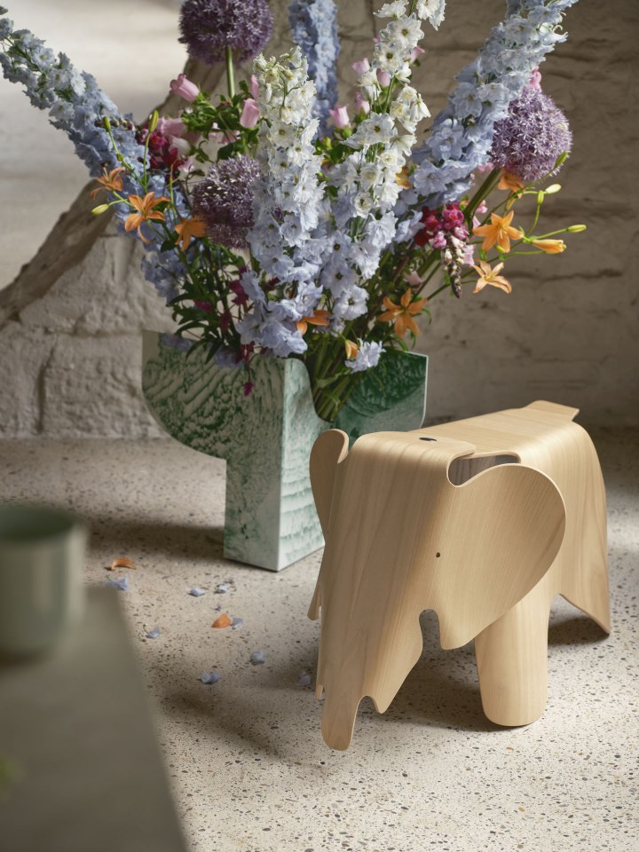 Eames Elephant multiplex kruk Vitra 