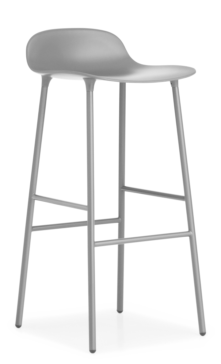 Grauer Form Barhocker von Normann Copenhagen mit Stahlgestell, Sitzschale und Fußstütze für die Küche.