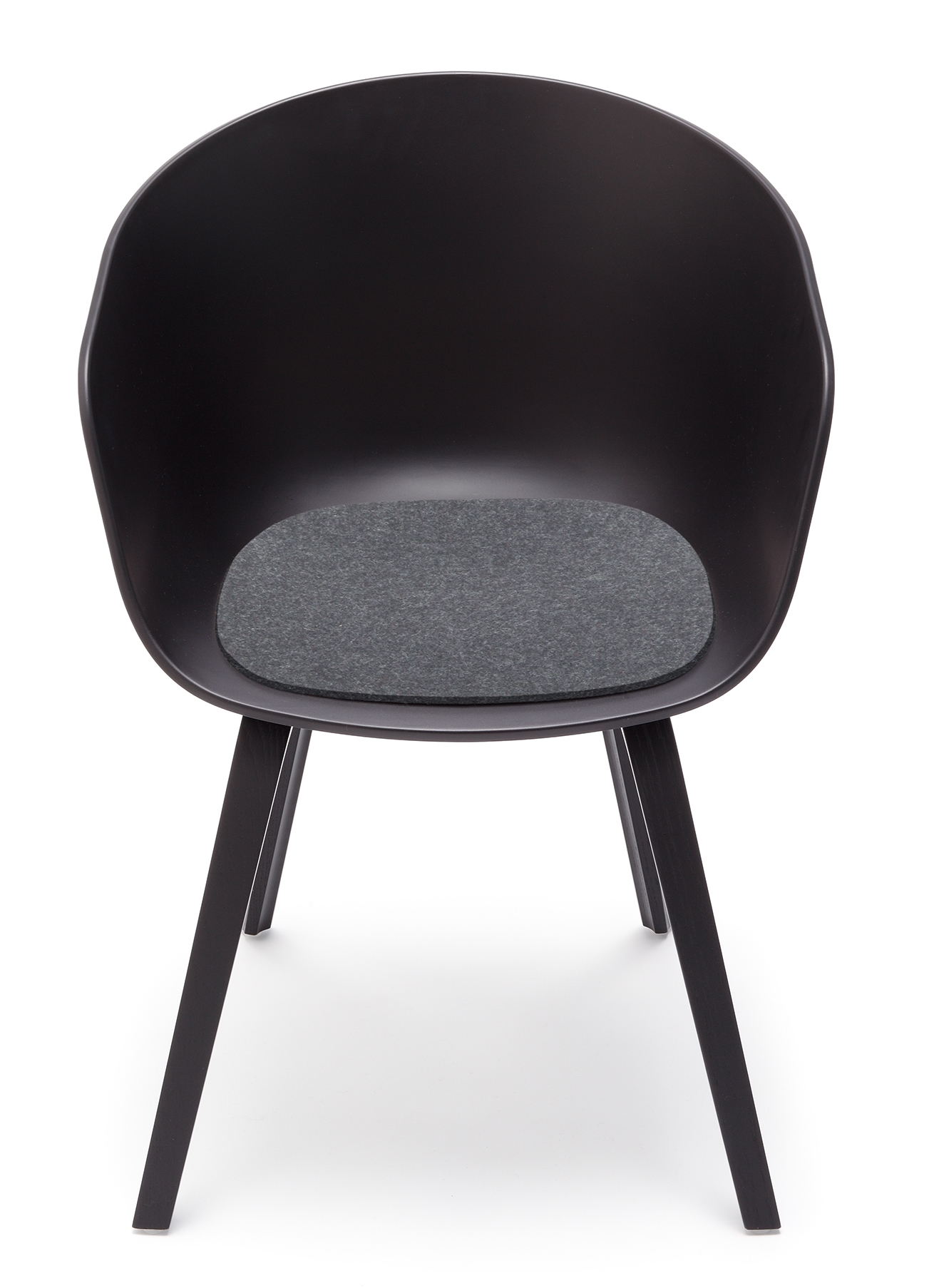Schwarzer About A Chair AAC22 Stuhl mit taupefarbener Filz Sitzauflage von Hey Sign.