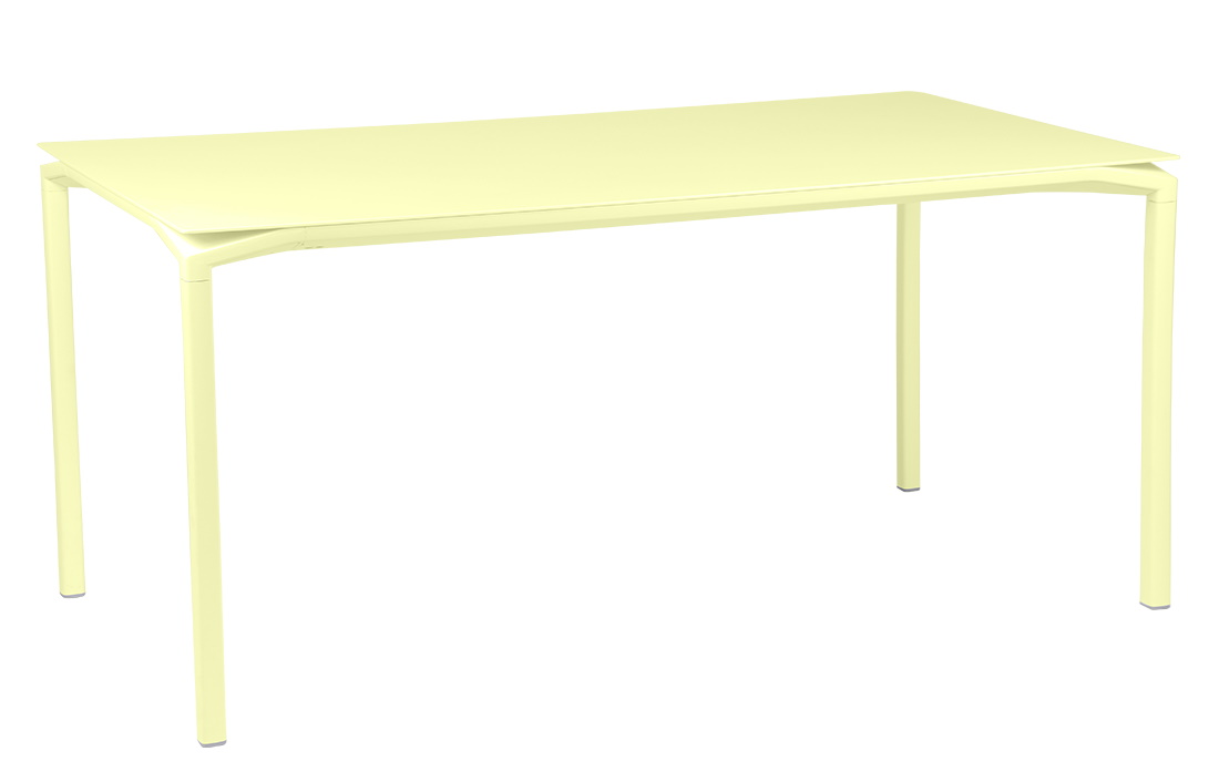 Gelber Calvi Tisch von Fermob für den Außenbereich, moderner Gartentisch aus Metall mit geraden Beinen.