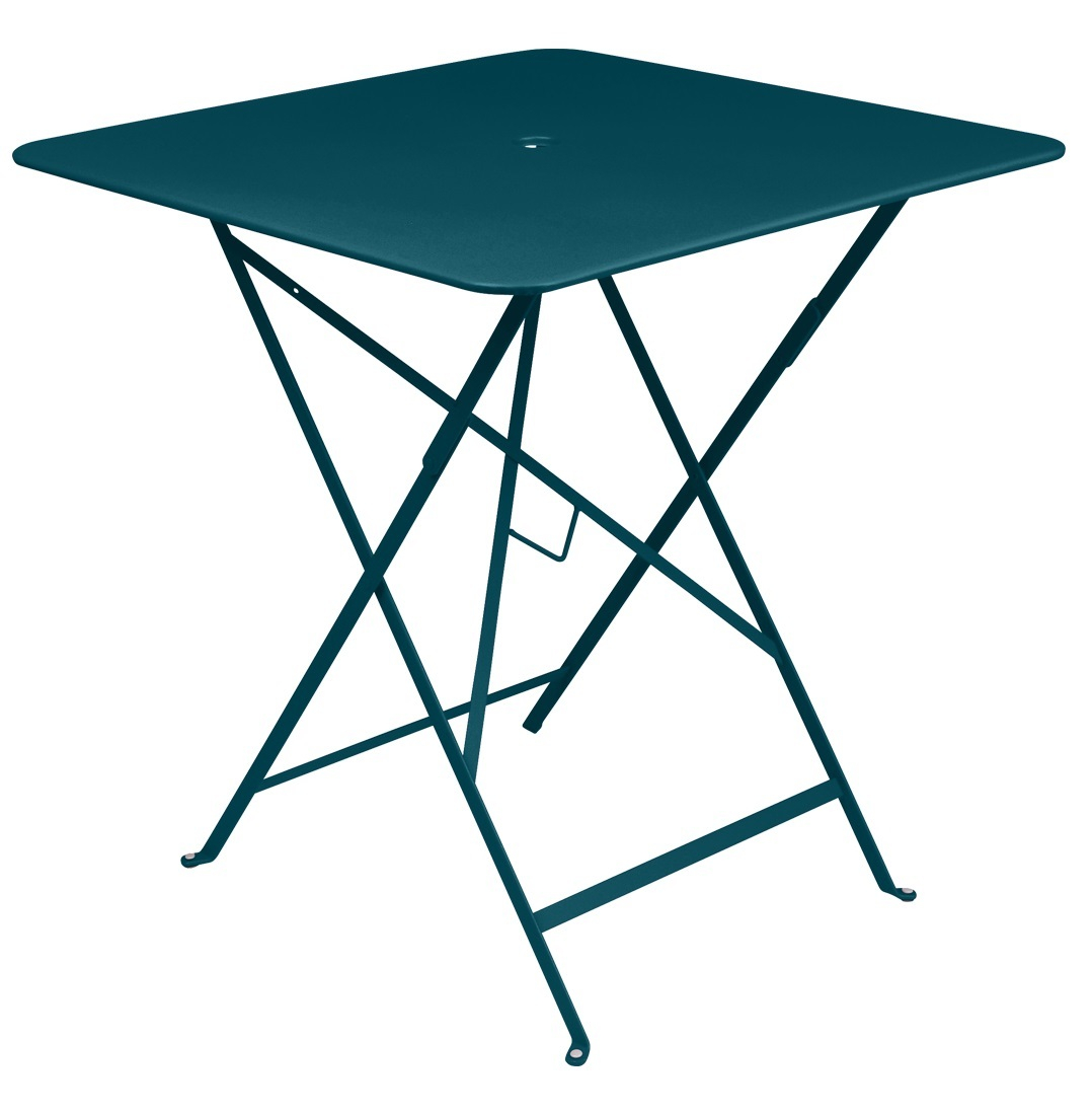 Blauer, eckiger Bistro Klapptisch von Fermob für den Außenbereich, ideal für Balkon und Garten.
