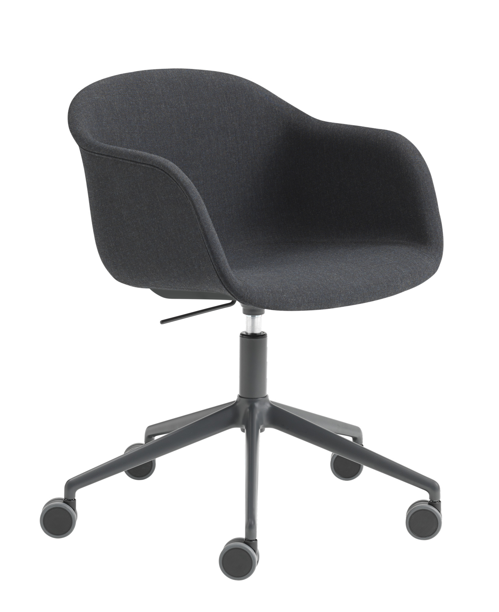 Muuto Fiber Armchair, grauer Bürostuhl mit Drehfuß und Rollen, höhenverstellbar und gepolstert.