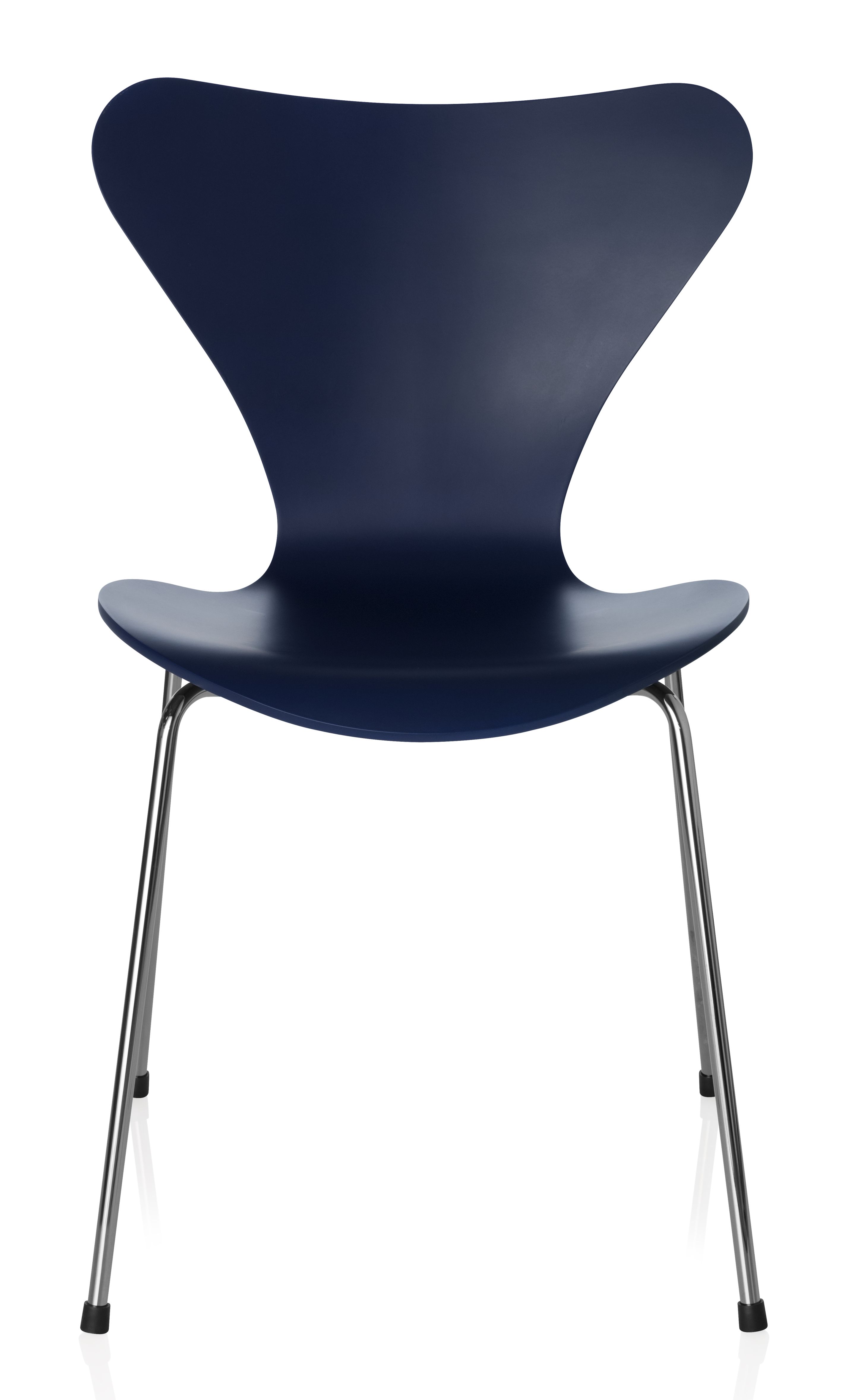 Blauer Siebener Stuhl / Serie 7 Stuhl 3107 von Fritz Hansen mit Chromgestell, Frontansicht.