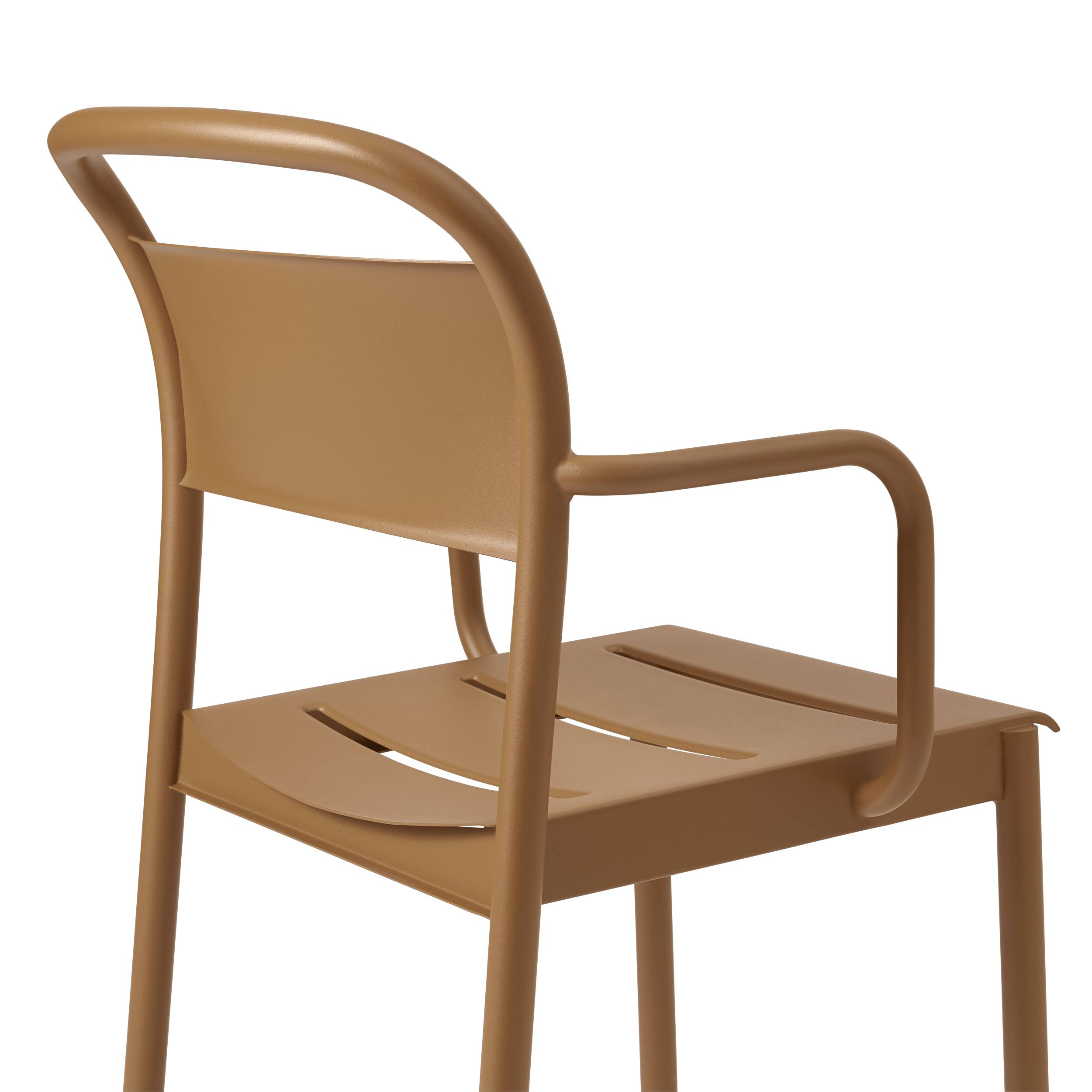 Muuto Linear Steel Armchair in Grau, moderner Outdoor Armlehnstuhl aus Stahl, Detailansicht von hinten.