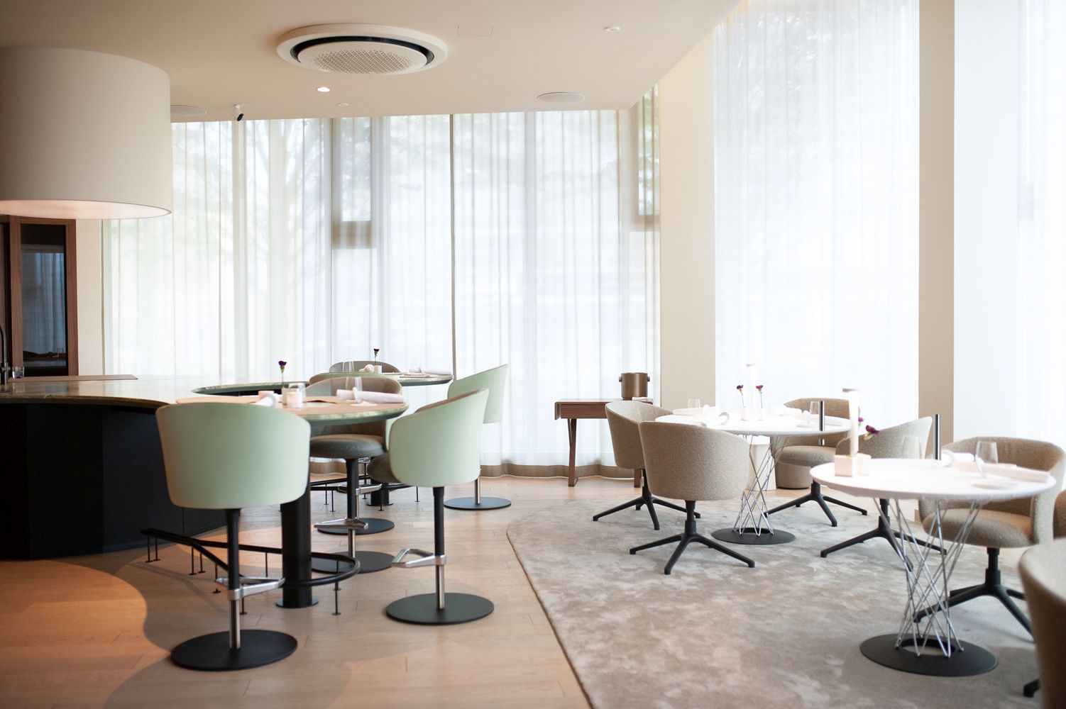 Mikado Side Chair High Stoel / Barkruk Vitra