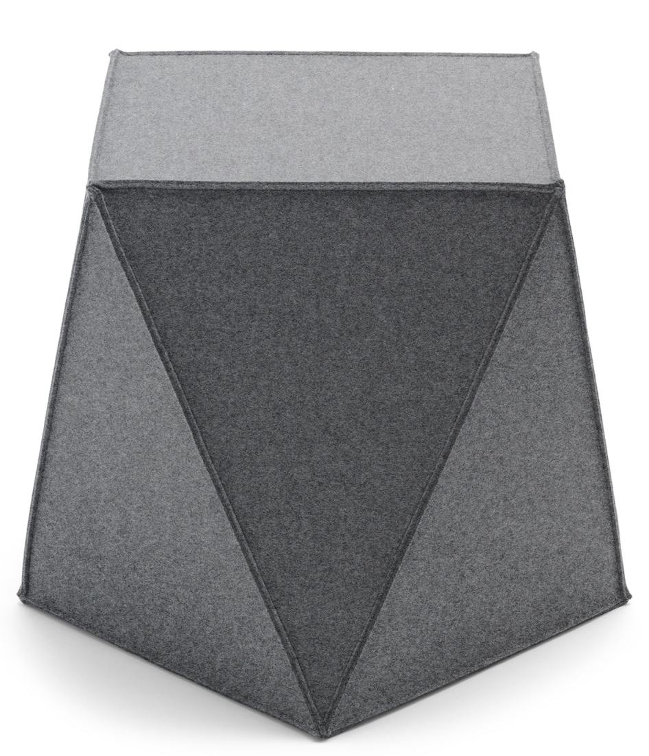 Grauer Brilli Hocker von HEY-SIGN aus Filz, moderner Sitzwürfel für Wohnzimmer und Büro.